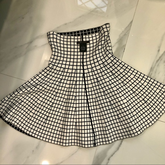 BCBG SKIRT - Picture 5 of 5